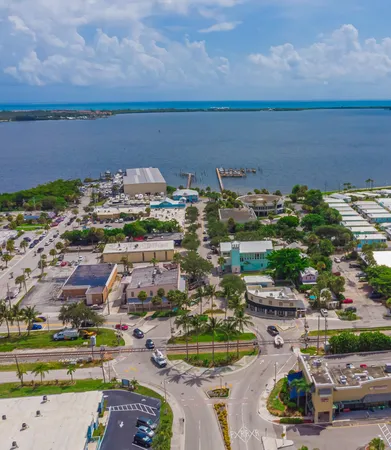 $1,300 | 2566 Northeast Hickory Avenue, Unit A EFFICIENCY, Jensen Beach, FL 34957