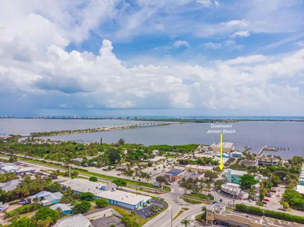 $1,300 | 2566 Northeast Hickory Avenue, Unit A EFFICIENCY, Jensen Beach, FL 34957