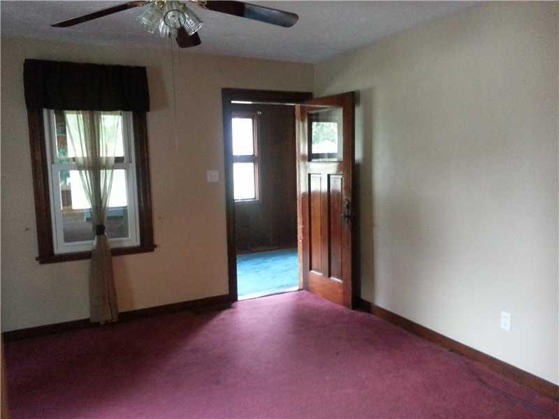 3530 Tuscarawas Road Beaver, PA 15009 - Photo 6 of 10 Living Room.
