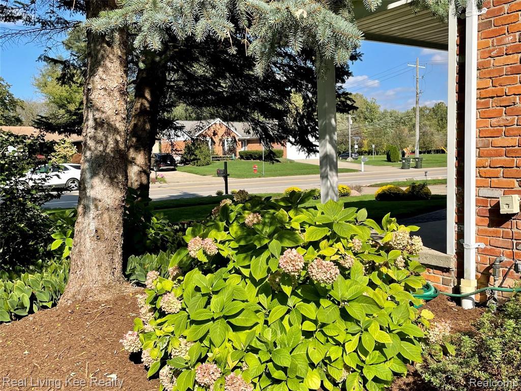 988 Briston Drive Rochester, MI 48307 - Photo 12 of 79