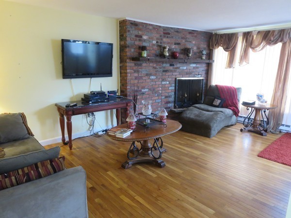 4 Shelton Road, Unit 4 Swampscott, MA 01907 - Photo 6 of 9 Gallery Image 6