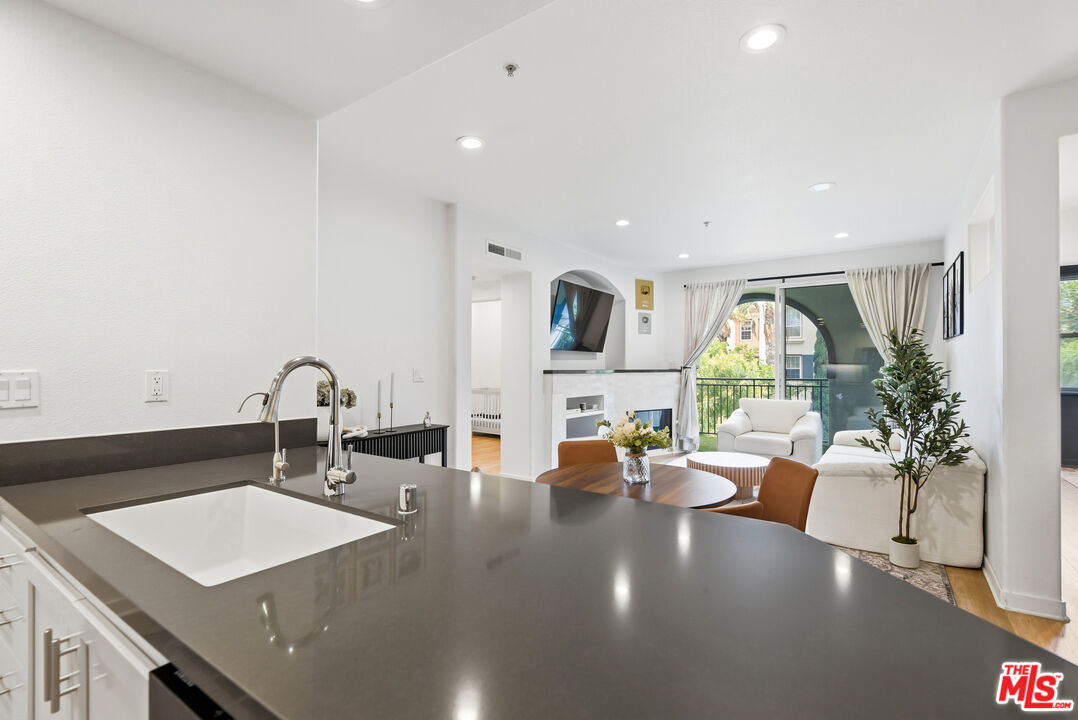 12963 West Runway Road, Unit 321 Playa Vista, CA 90094 - Photo 8 of 28