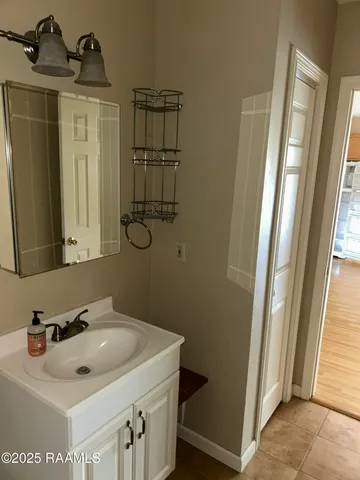 $975 | 1205 A Alfred Street, Scott, LA 70583