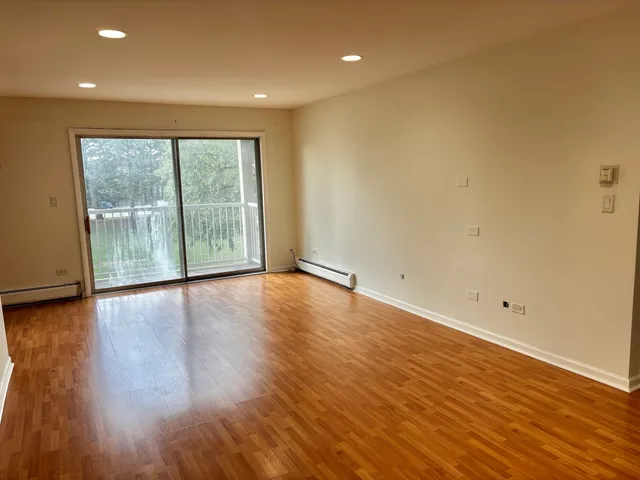 $1,500 | 2 Villa Verde Drive, Unit 203, Buffalo Grove, IL 60089