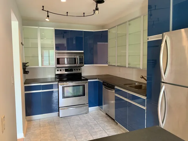 $1,500 | 2 Villa Verde Drive, Unit 203, Buffalo Grove, IL 60089