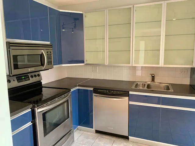 $1,500 | 2 Villa Verde Drive, Unit 203, Buffalo Grove, IL 60089