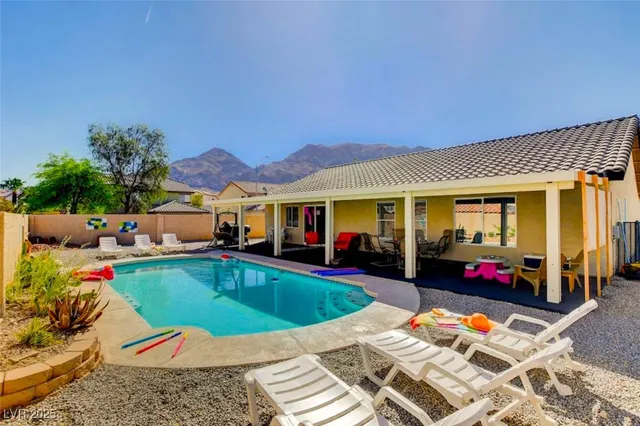 $2,600 | 6524 New Brunswick Avenue, Las Vegas, NV 89110