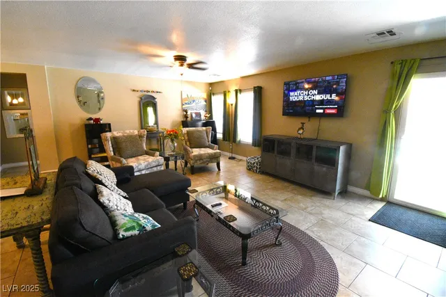 $2,600 | 6524 New Brunswick Avenue, Las Vegas, NV 89110