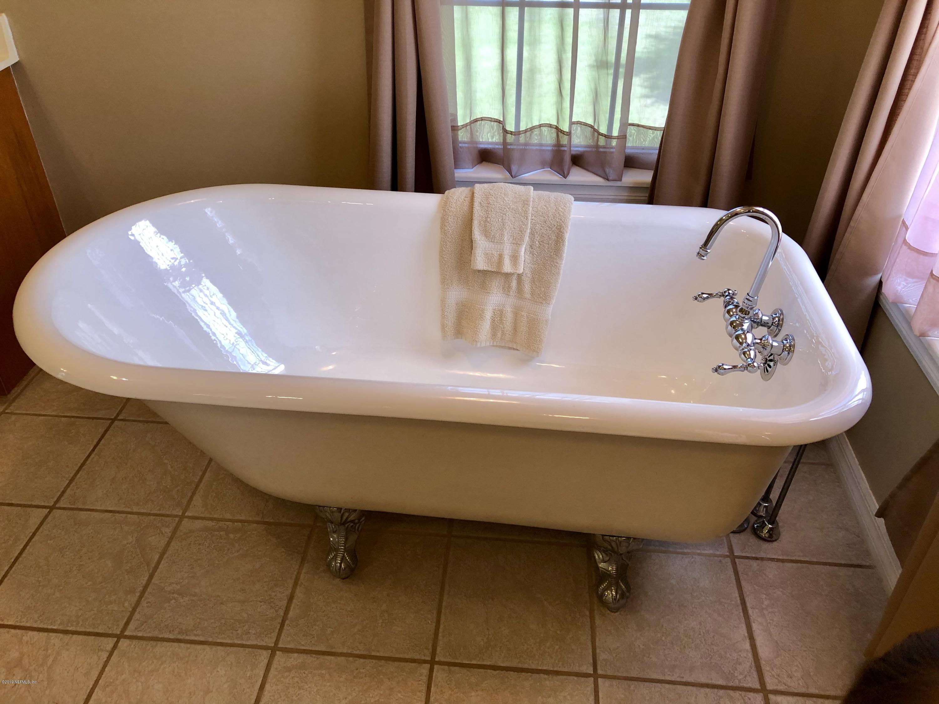 4590 Raintree Drive Macclenny, FL 32063 - Photo 26 of 37 CLAW FOOT TUB