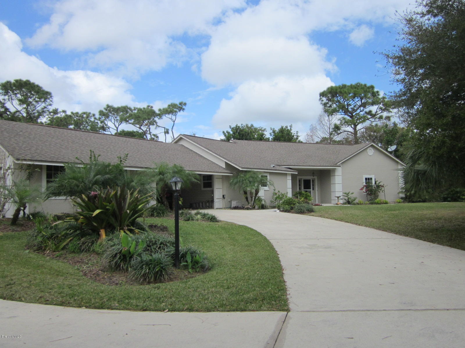 4270 Windover Way Melbourne, FL 32934 - Photo 9 of 11 IMG_2059