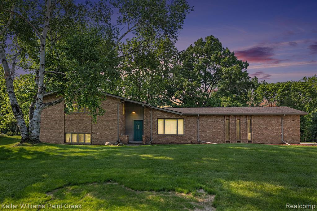 2337 Blockton Road Rochester Hills, MI 48306 - Photo 1 of 24