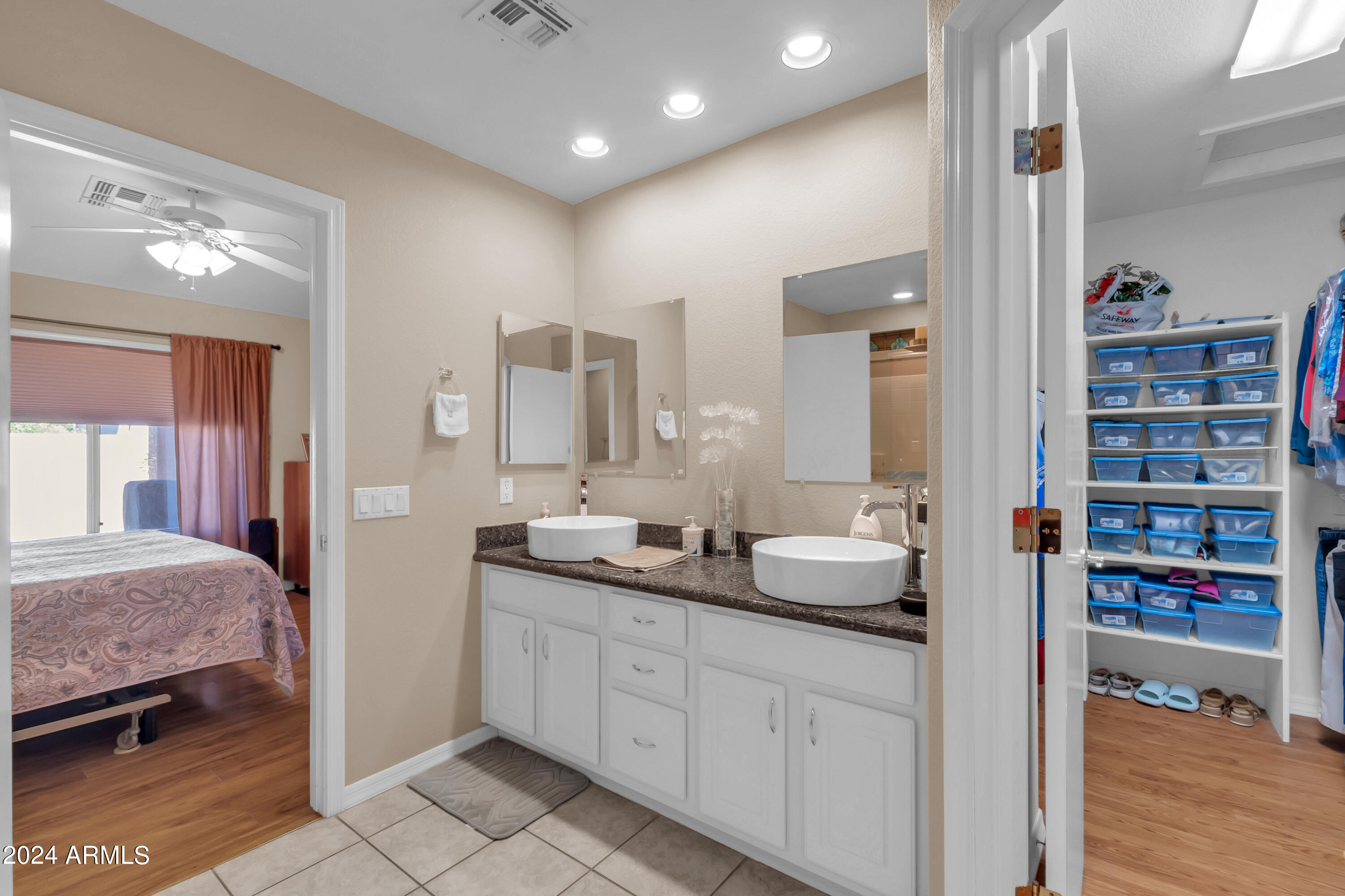 4618 East Walnut Road Gilbert, AZ 85298 - Photo 13 of 42 4618 E Walnut Rd-15