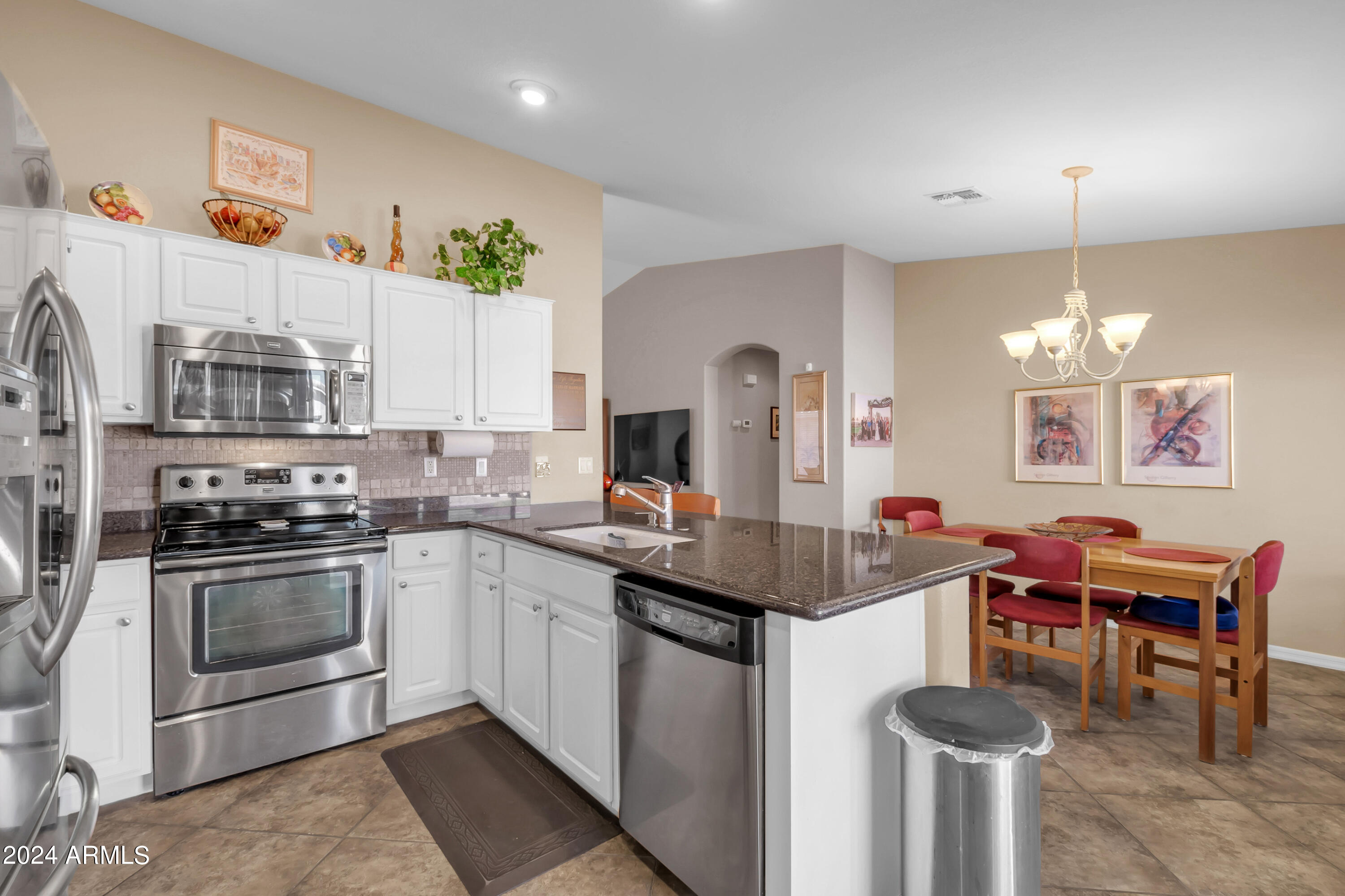 4618 East Walnut Road Gilbert, AZ 85298 - Photo 6 of 42 4618 E Walnut Rd-12