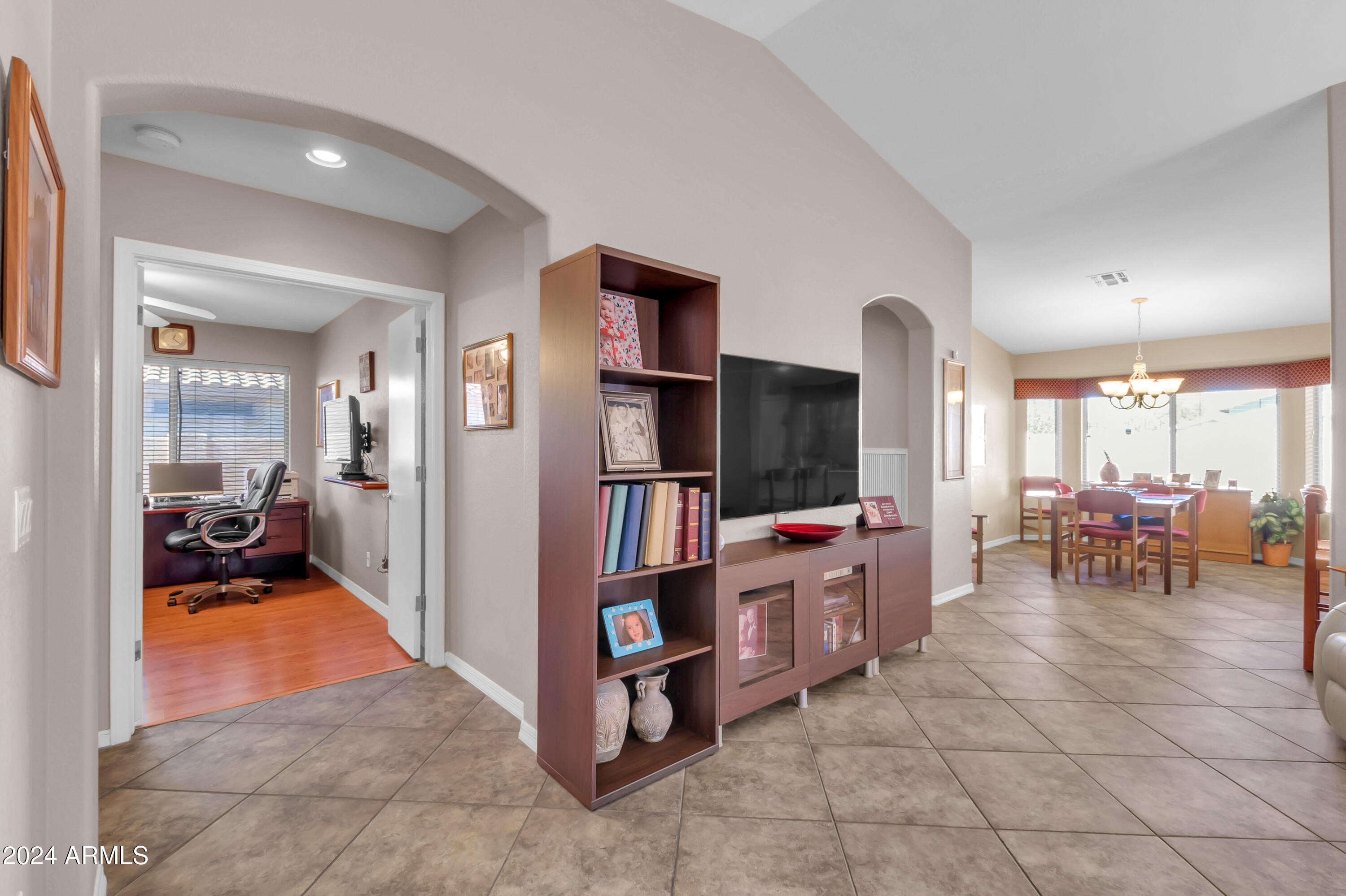 4618 East Walnut Road Gilbert, AZ 85298 - Photo 8 of 42 4618 E Walnut Rd-5