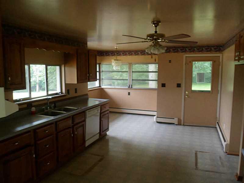1829 Ford City Road Kittanning, PA 16201 - Photo 4 of 11 Kitchen.