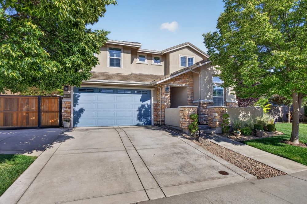 5501 Jade Springs Way Rancho Cordova, CA 95742 - Photo 3 of 76