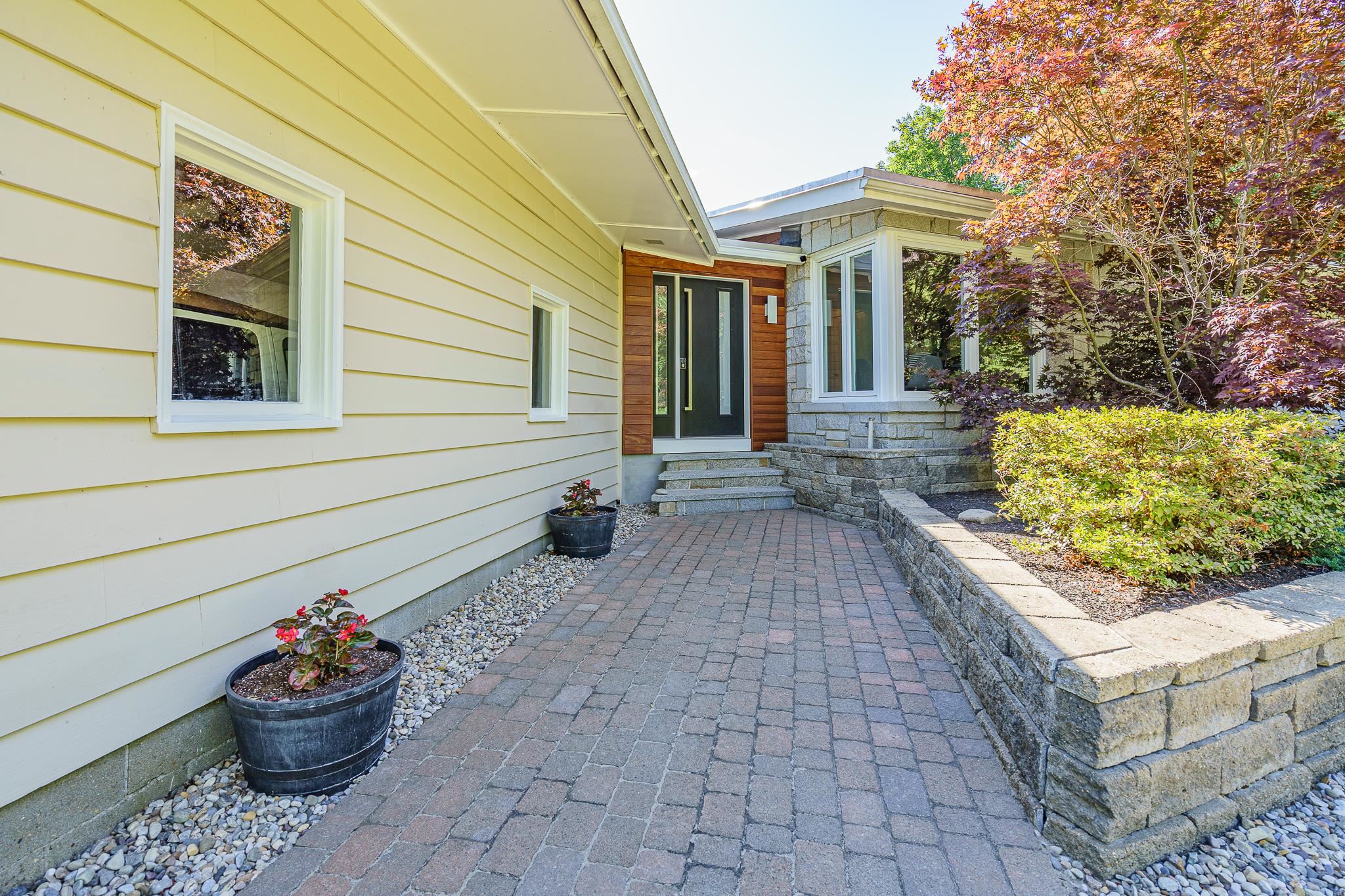 328 Wallace Road Bedford, NH 03110 - Photo 27 of 37
