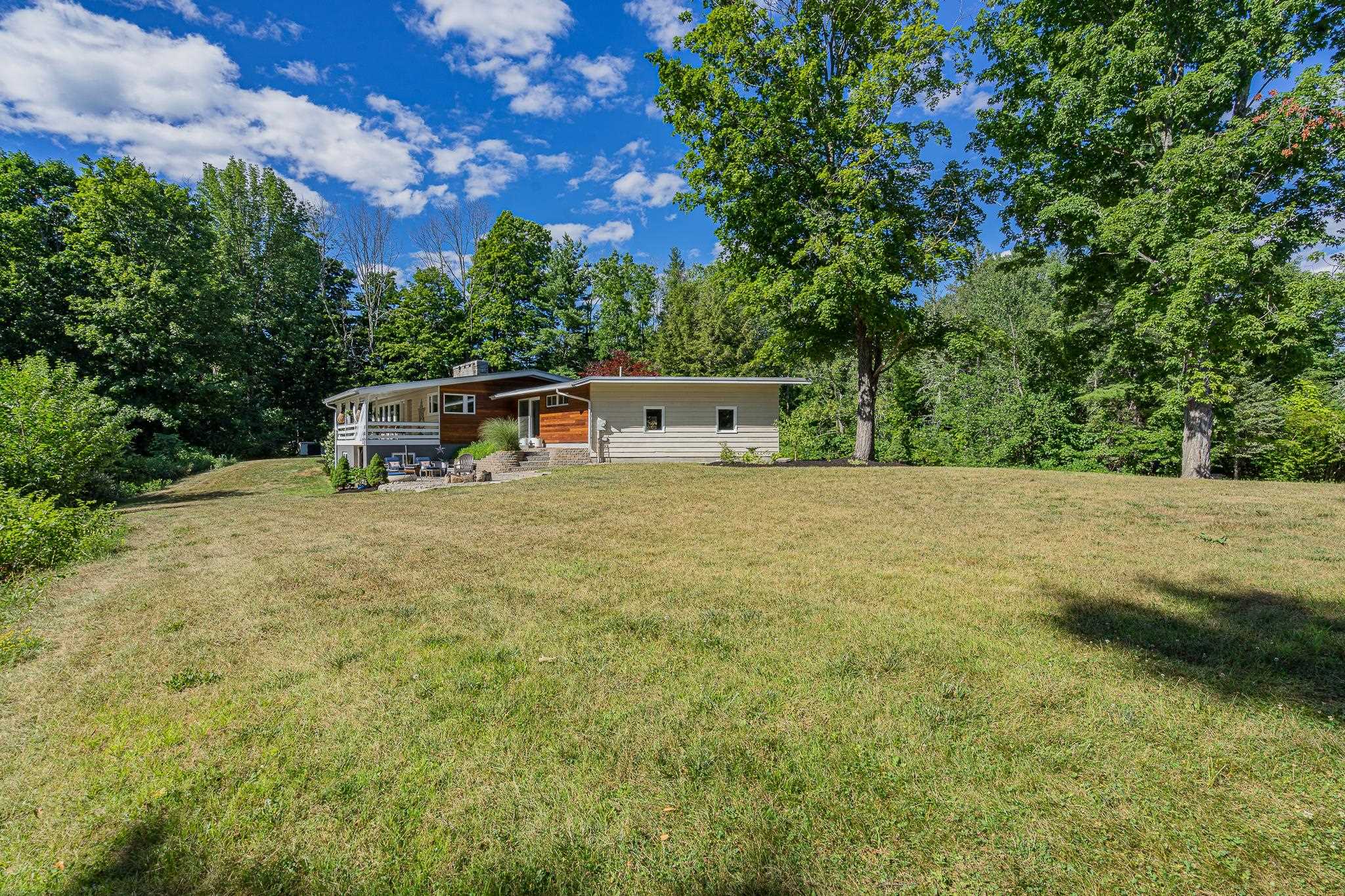 328 Wallace Road Bedford, NH 03110 - Photo 31 of 37