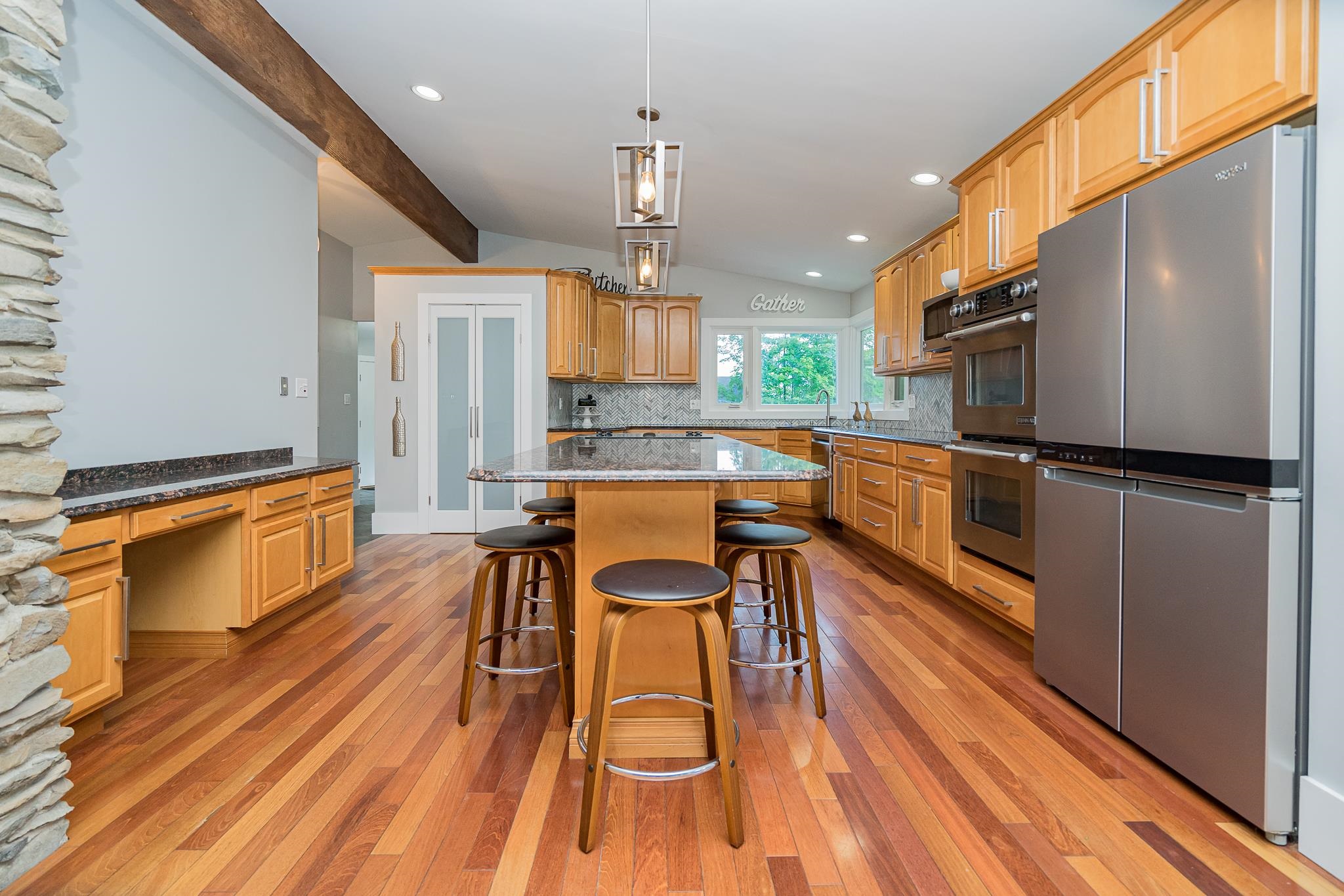 328 Wallace Road Bedford, NH 03110 - Photo 5 of 37