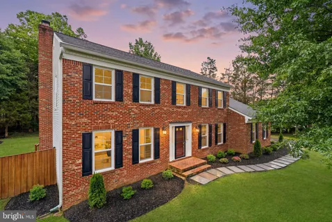 $1,100,000 | 2717 Mustang Drive, Herndon, VA 20171
