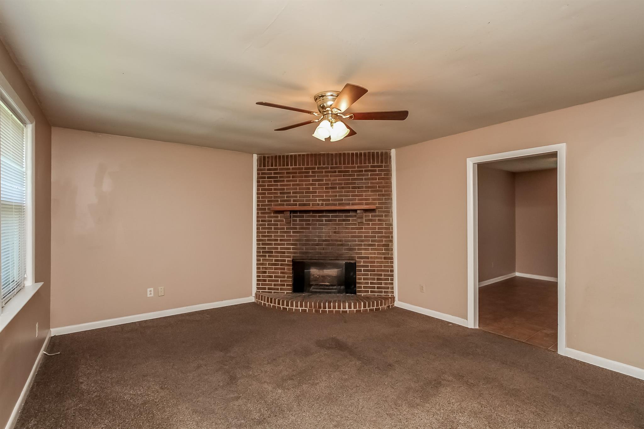 842 Lafayette Road Clarksville, TN 37042 - Photo 4 of 27 Gallery Image 4