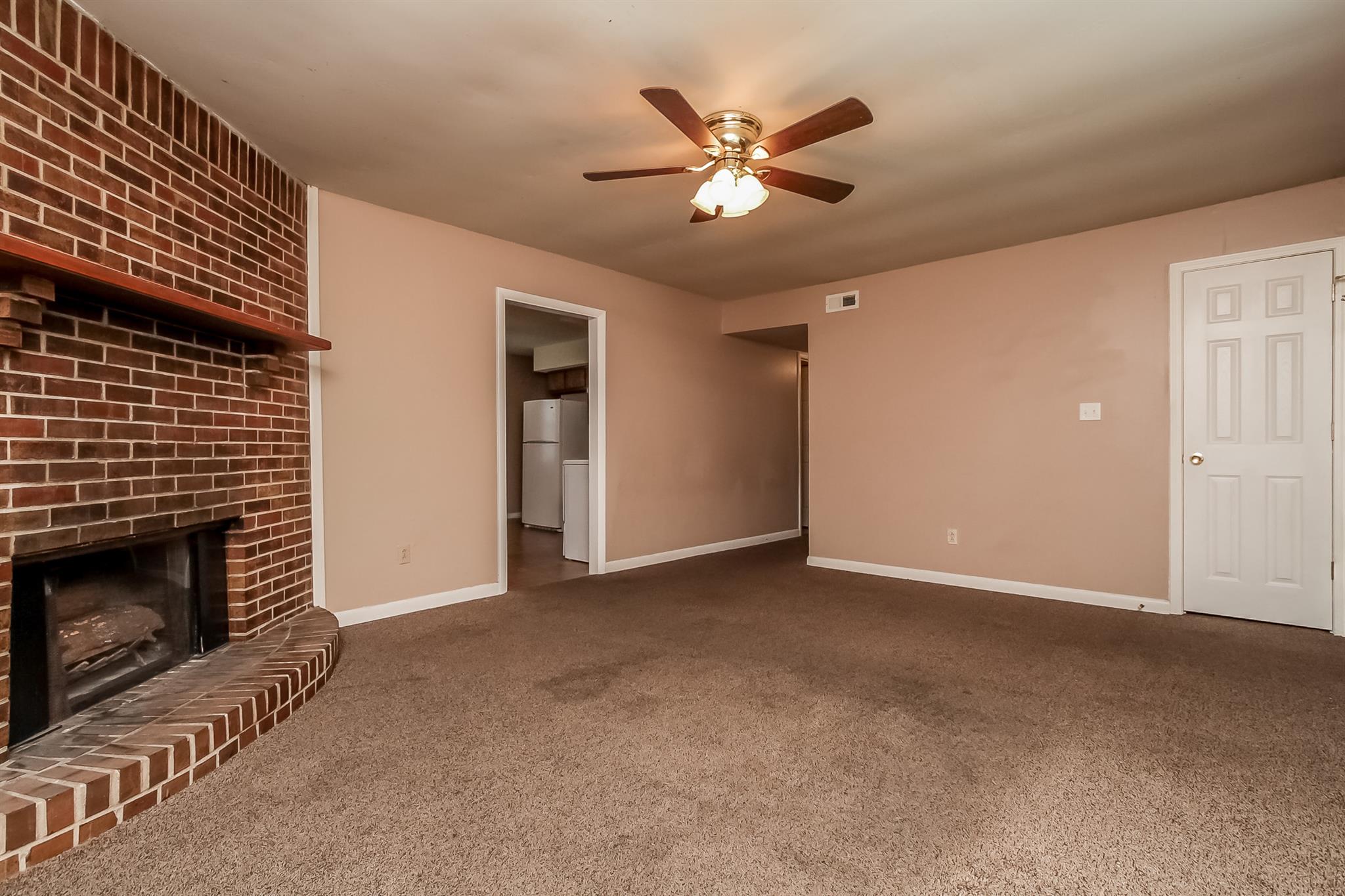842 Lafayette Road Clarksville, TN 37042 - Photo 6 of 27 Gallery Image 6