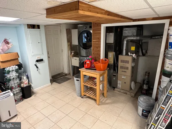 a house view with a outdoor space