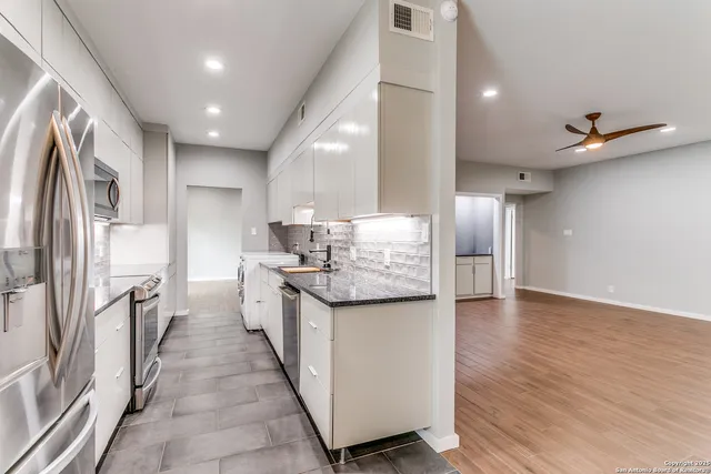 $1,850 | 3678 Hidden Drive, Unit 604, San Antonio, TX 78217