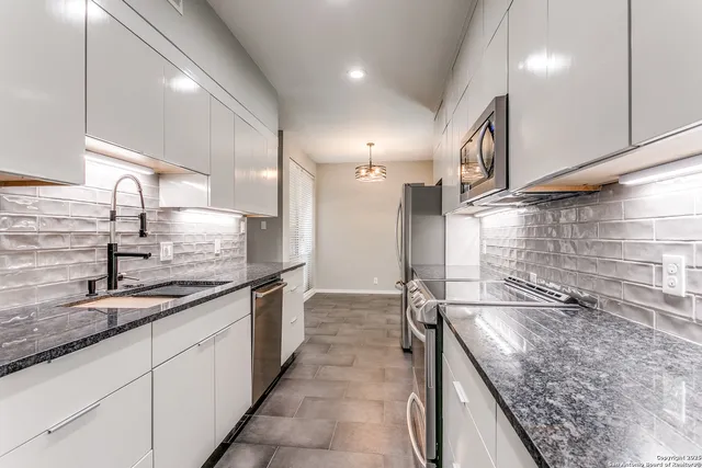 $1,850 | 3678 Hidden Drive, Unit 604, San Antonio, TX 78217