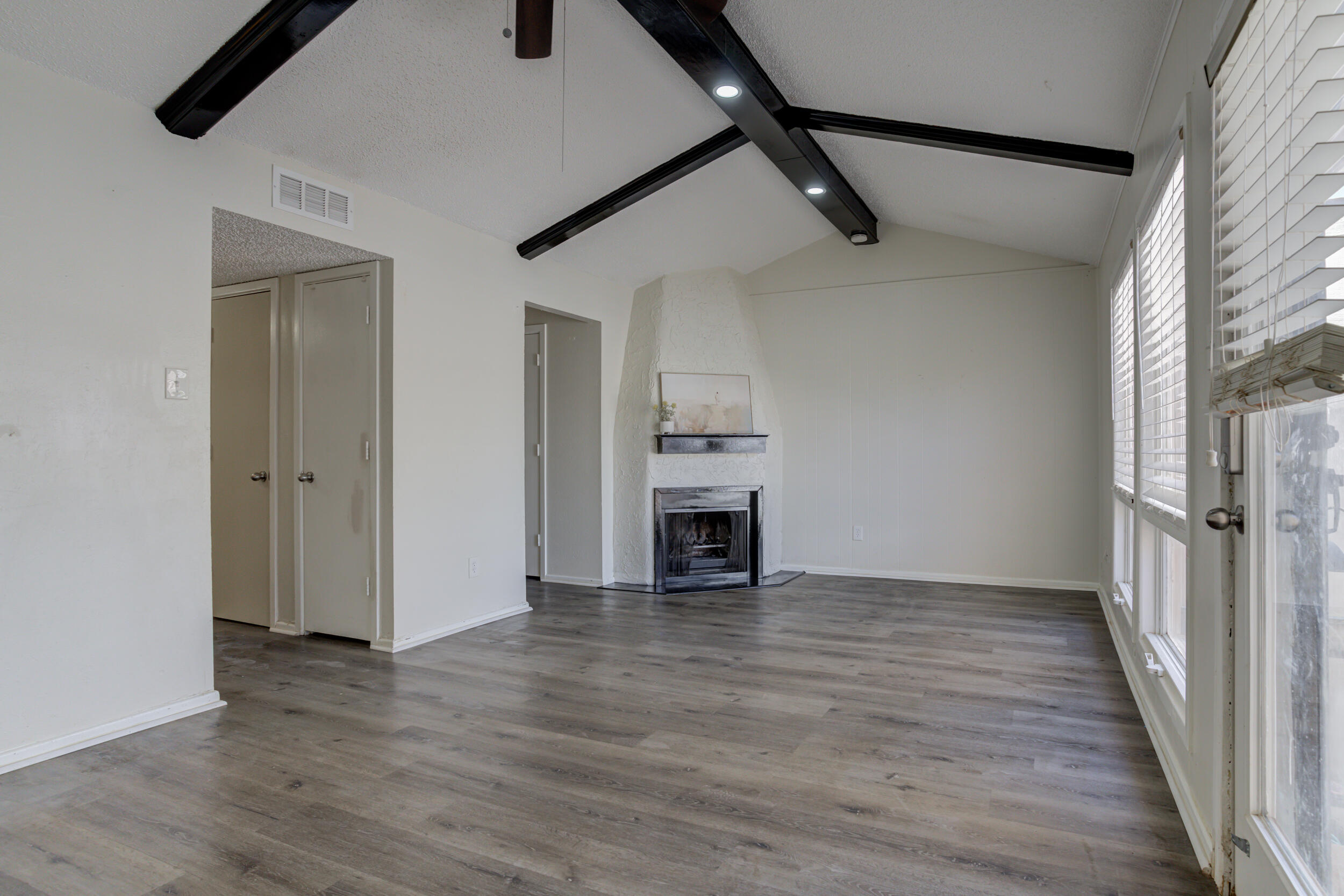 5760 38th Street Lubbock, TX 79407 - Photo 3 of 24 DSC03932_3_4_5_6