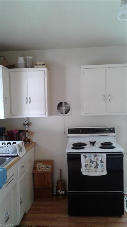 629 East State Avenue High Point, NC 27262 - Photo 12 of 26 Freestanding range/oven to remain.