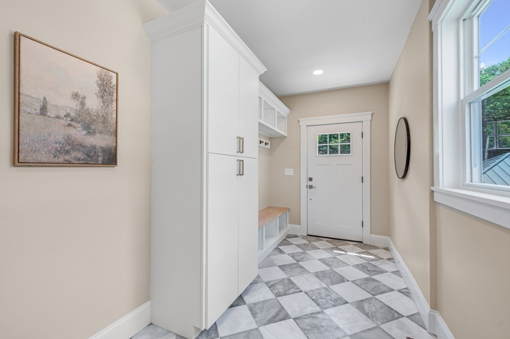 40 Upland Road Melrose, MA 02176 - Photo 14 of 40