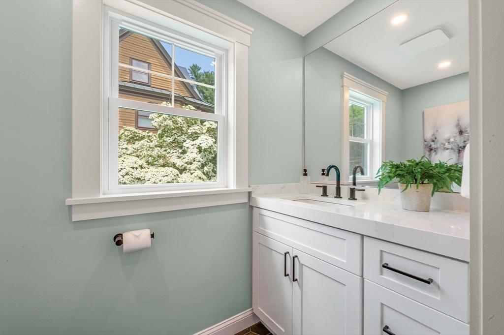 40 Upland Road Melrose, MA 02176 - Photo 15 of 40