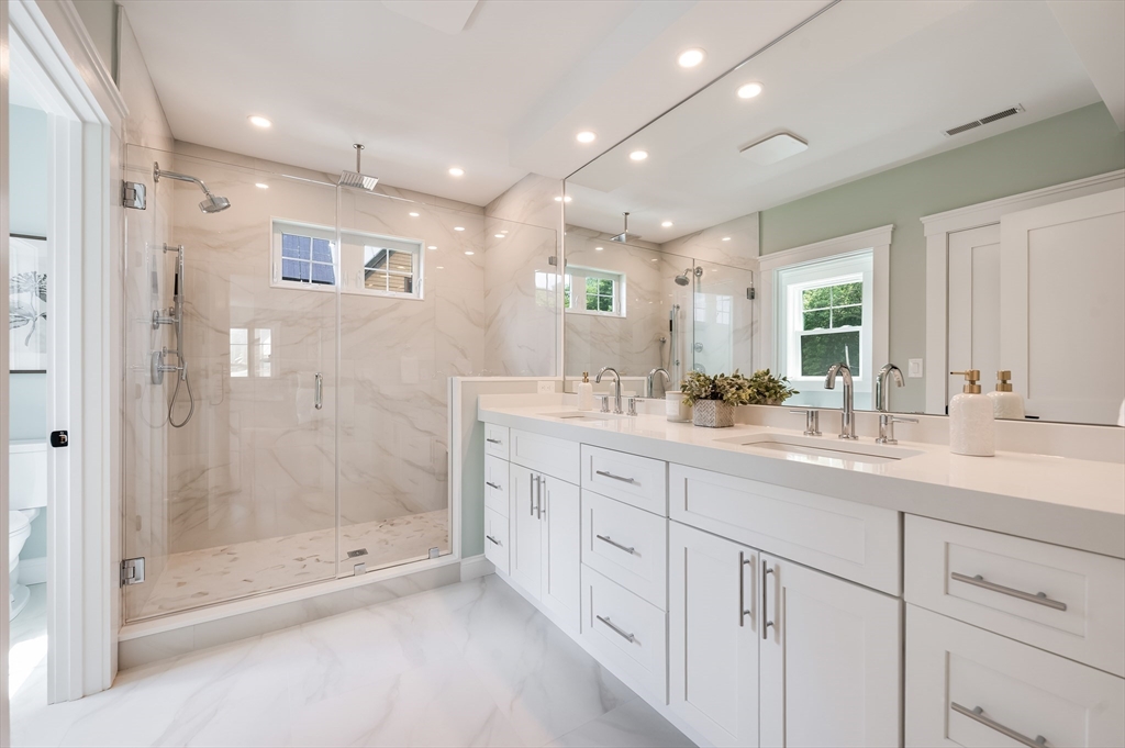 40 Upland Road Melrose, MA 02176 - Photo 26 of 40