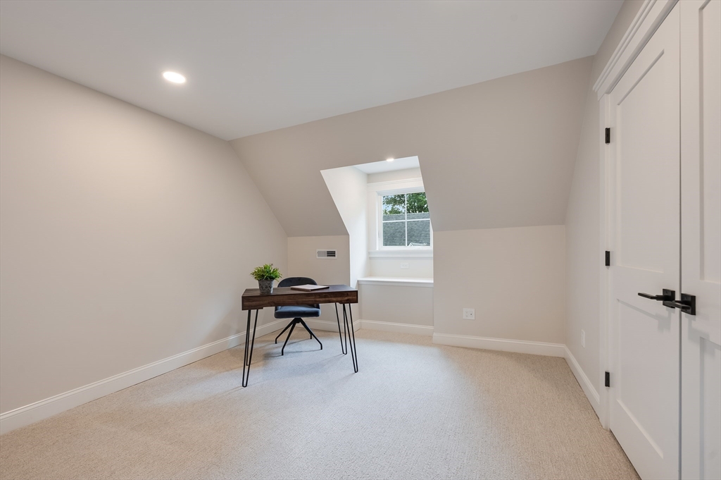 40 Upland Road Melrose, MA 02176 - Photo 30 of 40