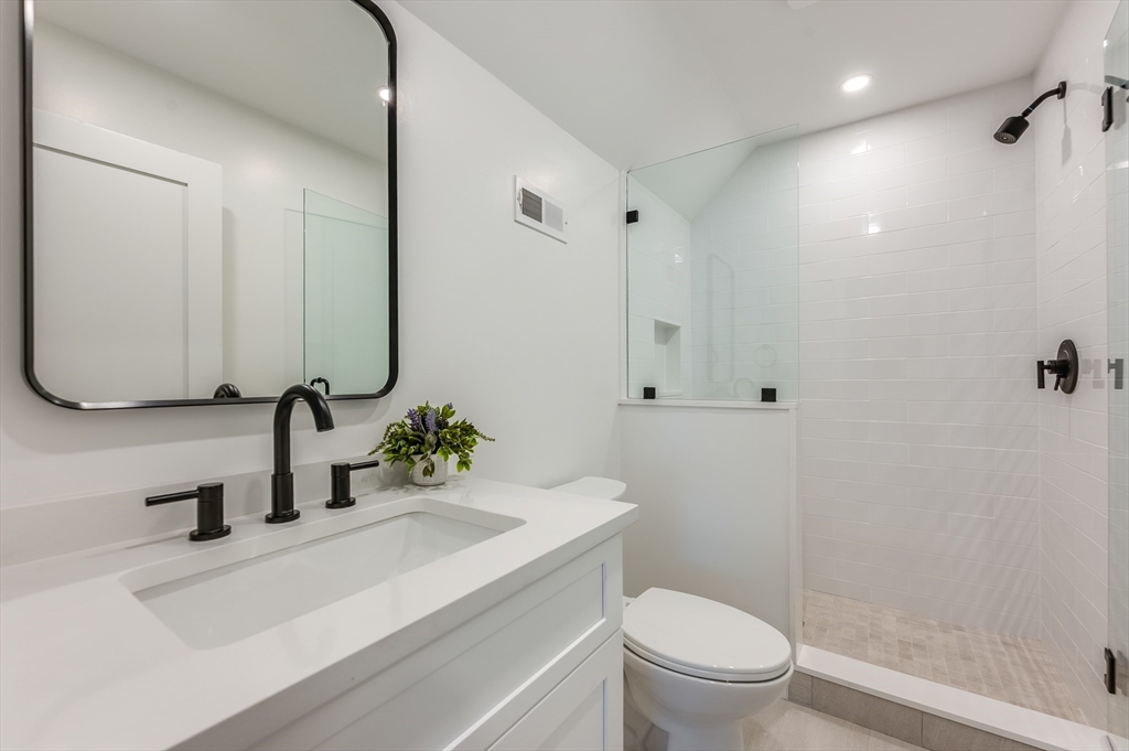 40 Upland Road Melrose, MA 02176 - Photo 31 of 40