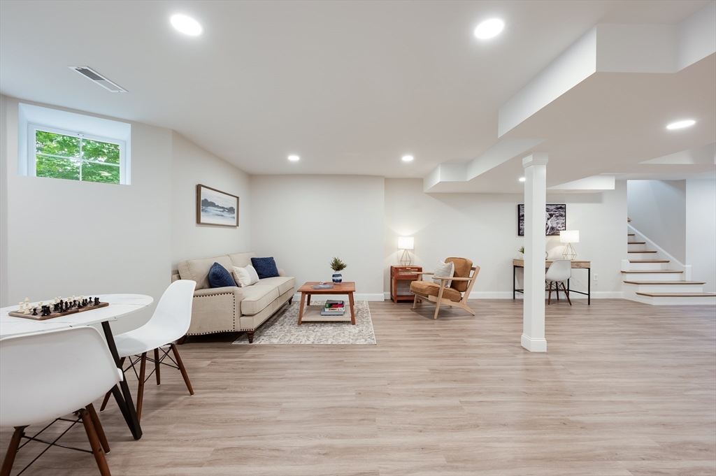 40 Upland Road Melrose, MA 02176 - Photo 33 of 40