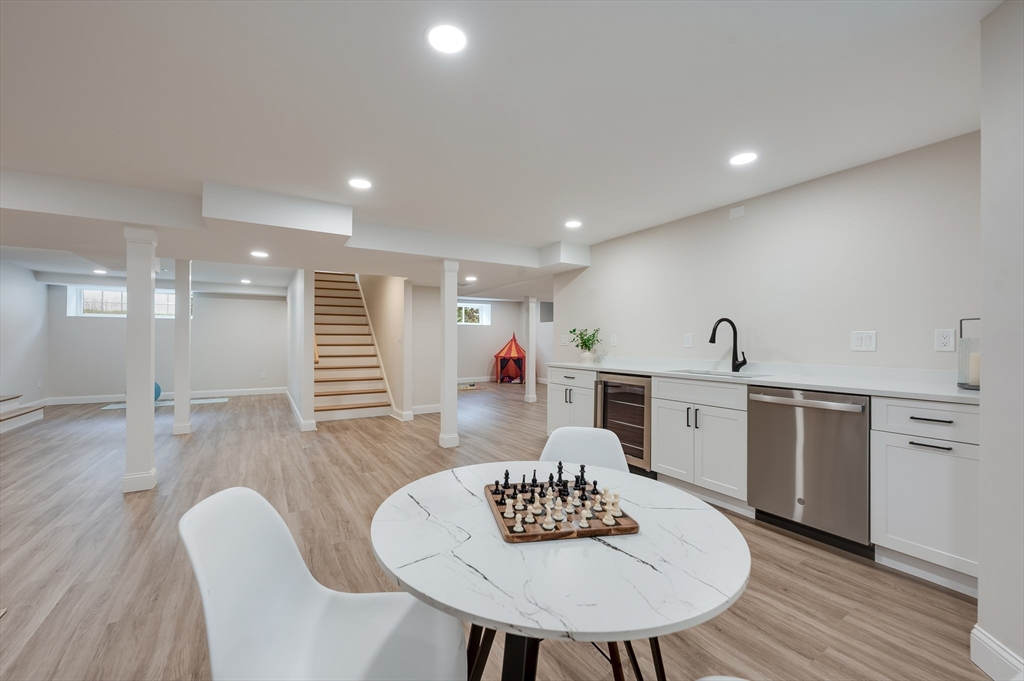 40 Upland Road Melrose, MA 02176 - Photo 34 of 40