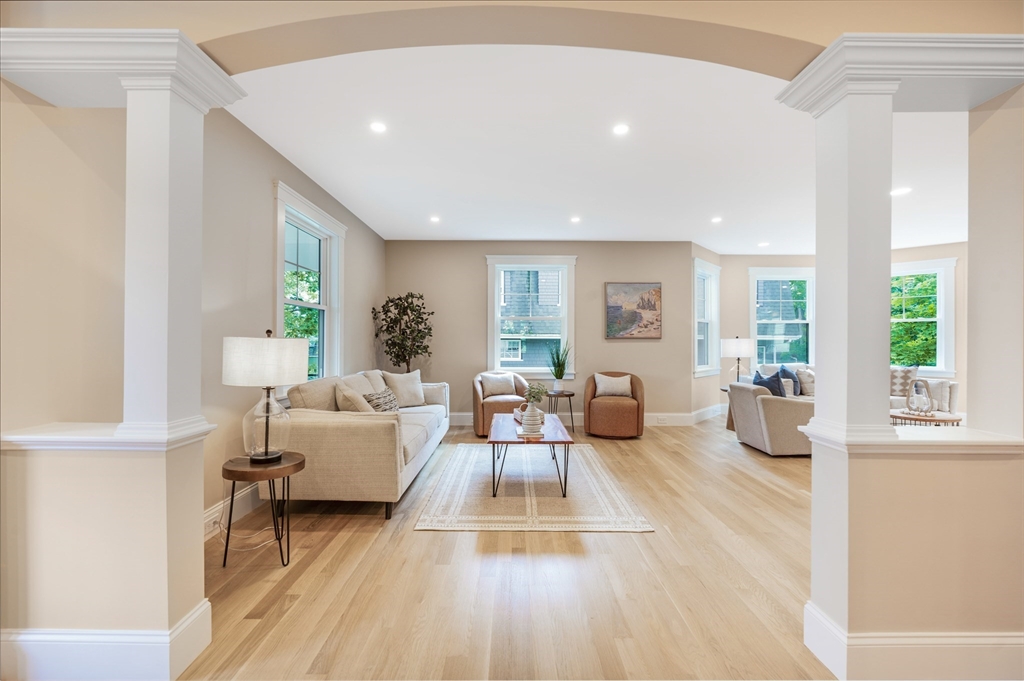 40 Upland Road Melrose, MA 02176 - Photo 4 of 40