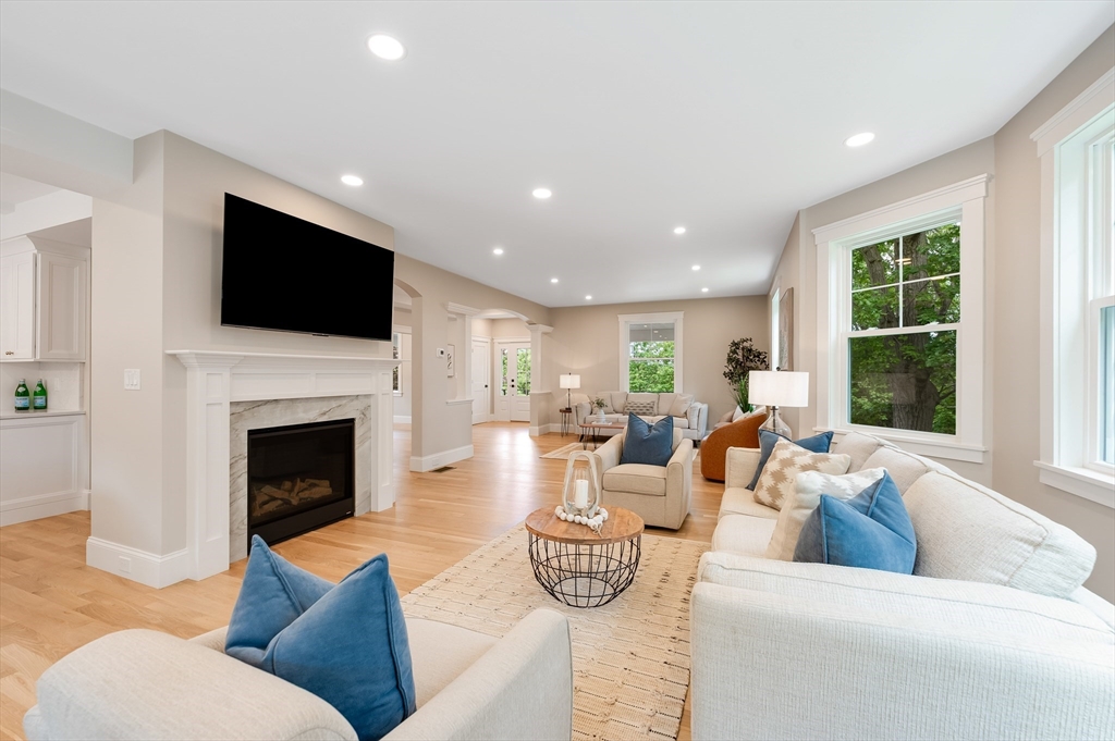 40 Upland Road Melrose, MA 02176 - Photo 7 of 40