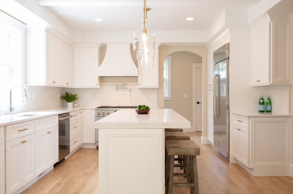 40 Upland Road Melrose, MA 02176 - Photo 9 of 40