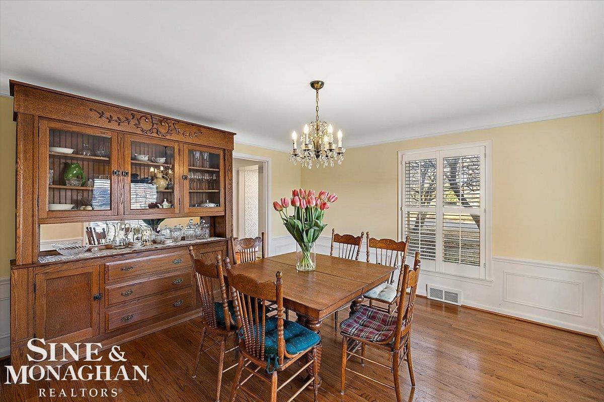 595 Thorntree Road Grosse Pointe Woods, MI 48236 - Photo 19 of 64