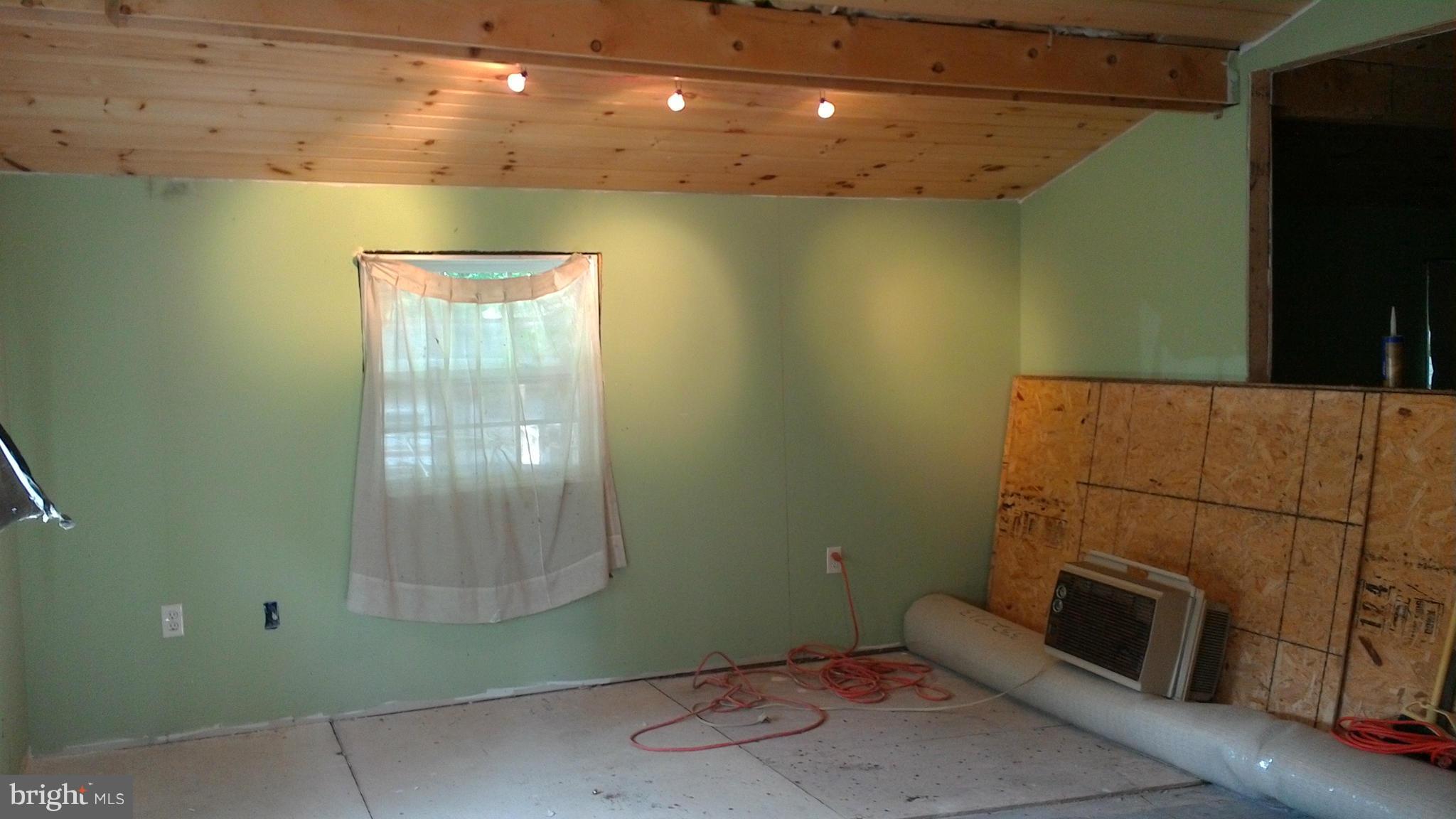 81 Rabbit Road Falling Waters, WV 25419 - Photo 2 of 17 Living Room