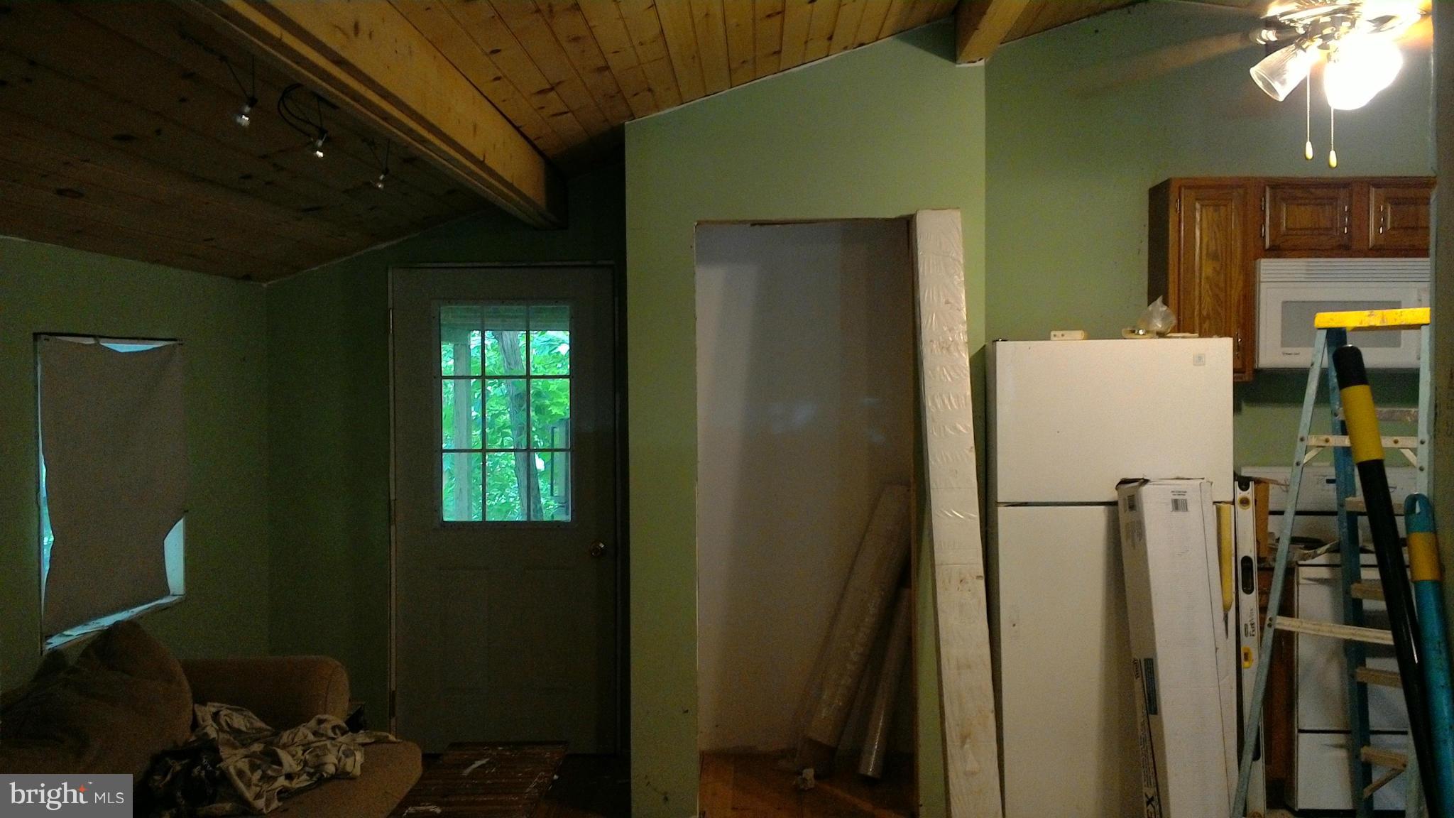 81 Rabbit Road Falling Waters, WV 25419 - Photo 13 of 17 Kitchen