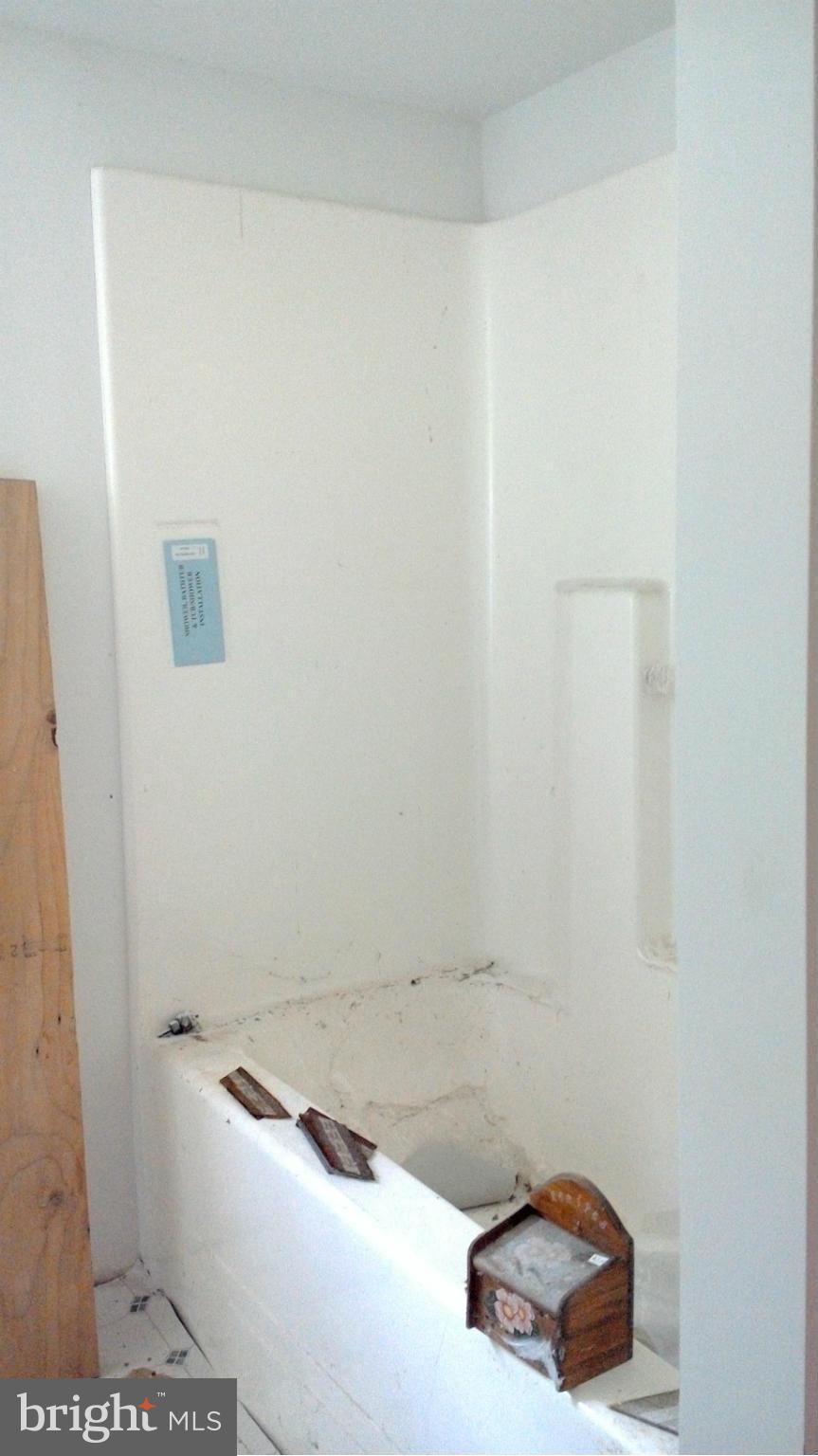 81 Rabbit Road Falling Waters, WV 25419 - Photo 14 of 17 Bath