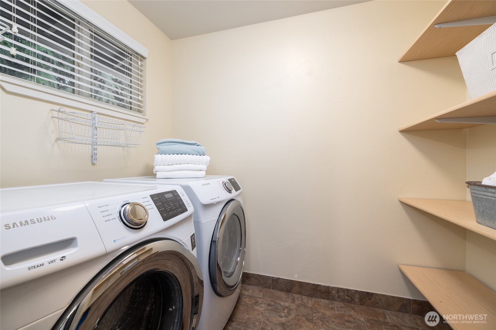 611 Whatcom Street La Conner, WA 98257 - Photo 15 of 26 a utility room with dryer and washer