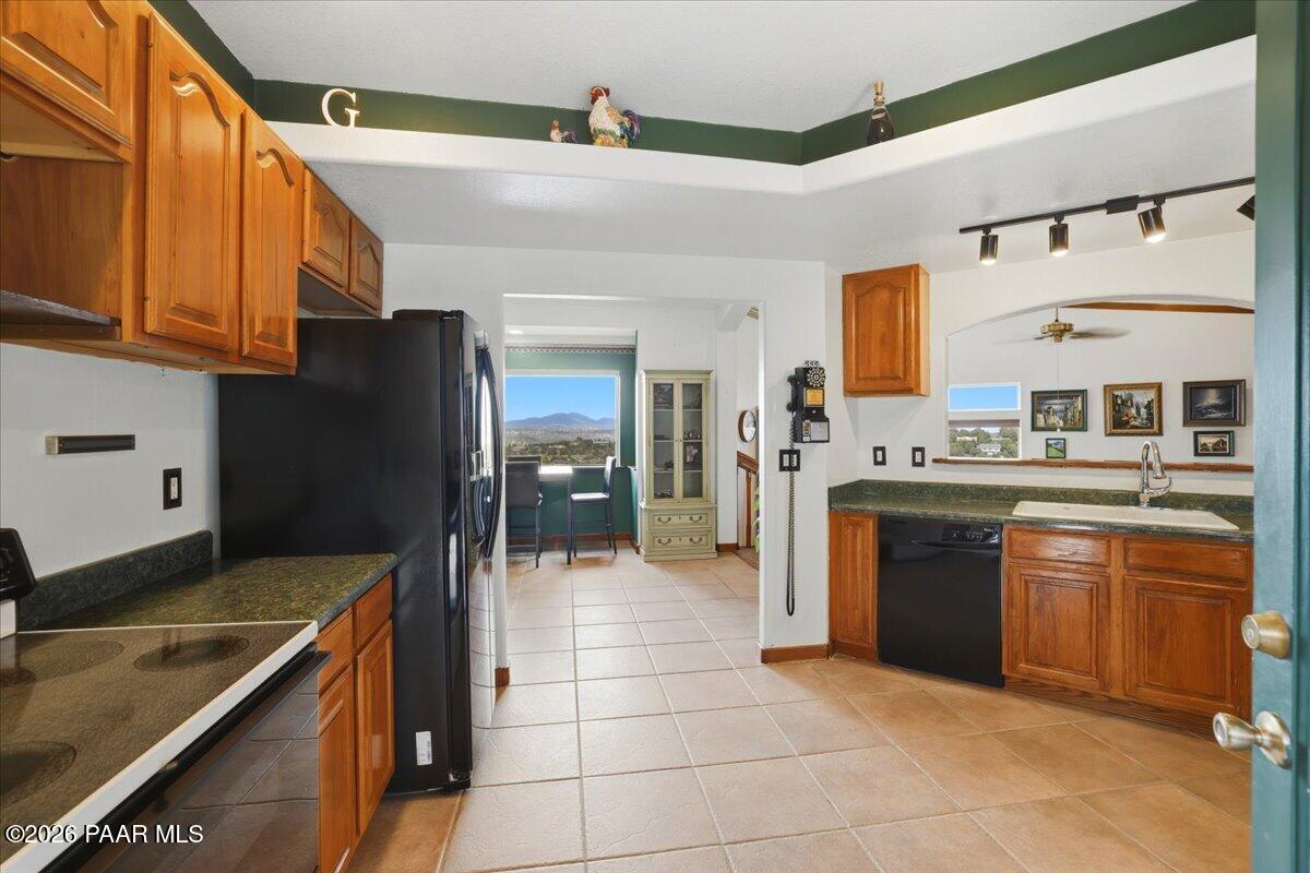 500 Old Senator Road Prescott, AZ 86303 - Photo 10 of 45 09-Kitchen
