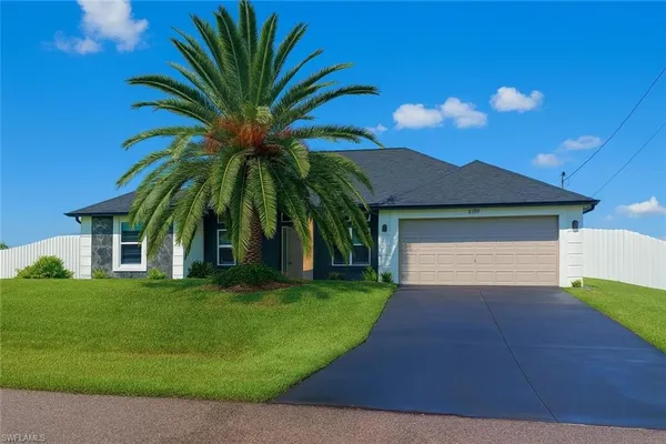 $2,500 | 4000 Northeast 9th Avenue, Cape Coral, FL 33909
