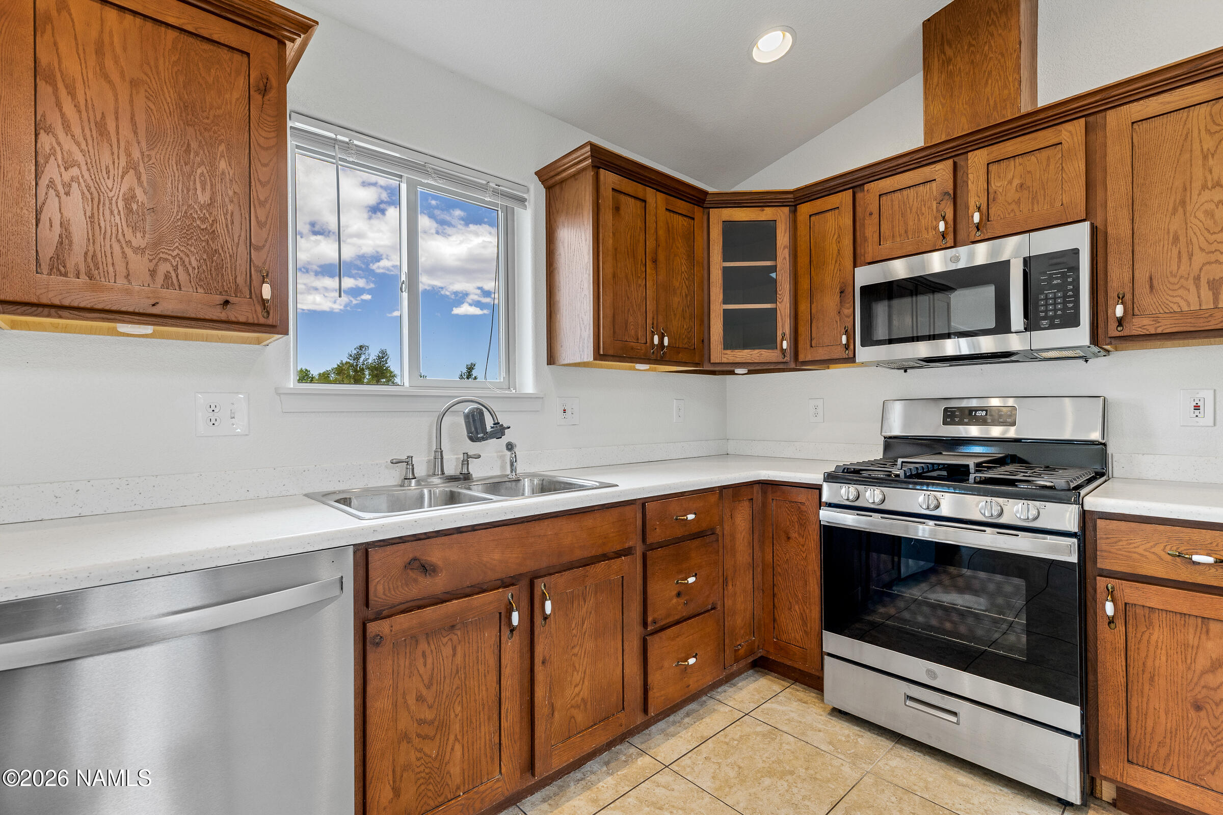 9748 North Aldrich Road Flagstaff, AZ 86004 - Photo 12 of 37 Kitchen