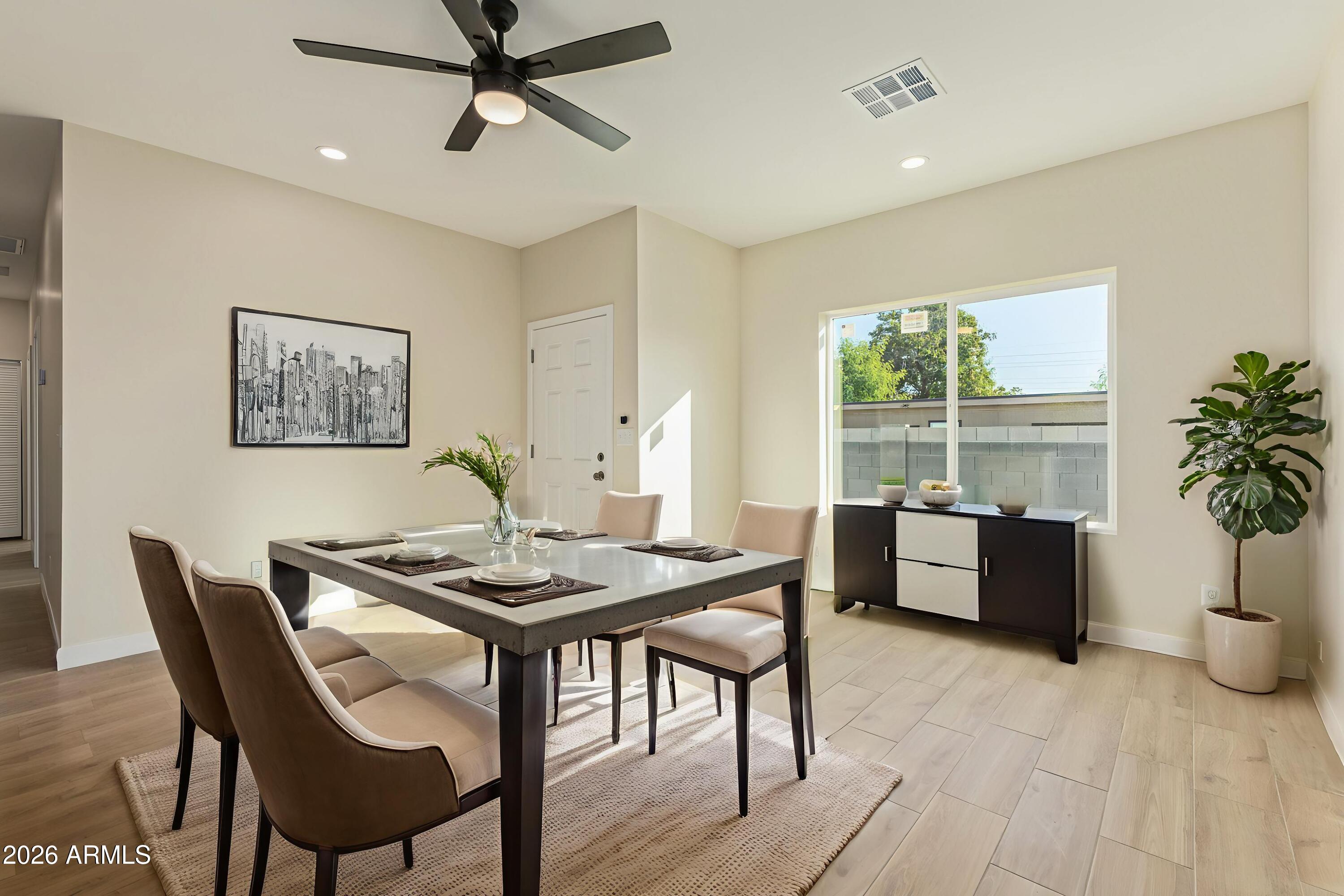 9425 North 9th Avenue Phoenix, AZ 85021 - Photo 17 of 29 Unit 2 - Living/Dining Space